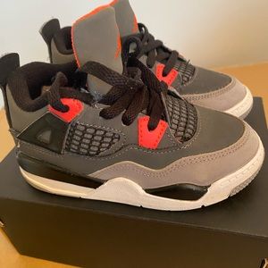 Jordan 4 Retro